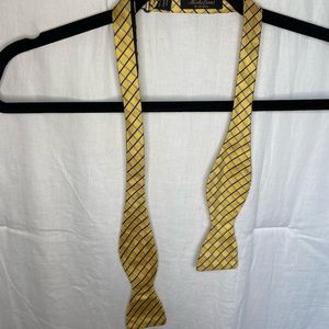 Michelsons Men’s Bow Tie